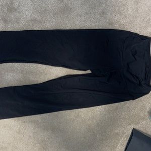 Black leggings frog legs